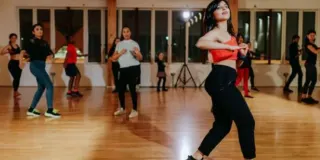 akila pole studio